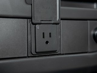 Chevrolet Express Passenger  2025 à St-Jérôme, Québec - 18 - w320h240px