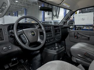Chevrolet Express Passenger  2025 à St-Jérôme, Québec - 11 - w320h240px