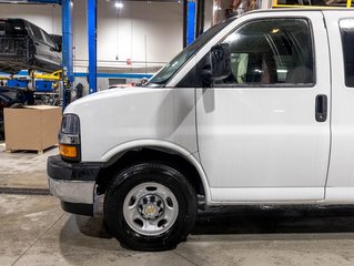 2025 Chevrolet Express Passenger in St-Jérôme, Quebec - 26 - w320h240px