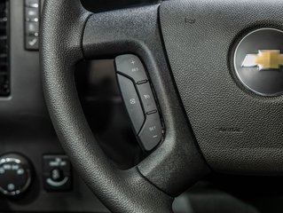 2025 Chevrolet Express Passenger in St-Jérôme, Quebec - 13 - w320h240px