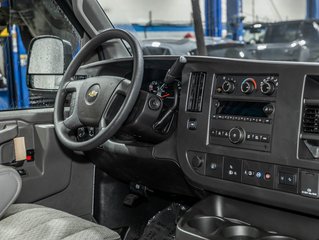 2025 Chevrolet Express Passenger in St-Jérôme, Quebec - 20 - w320h240px