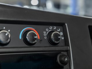 2025 Chevrolet Express Passenger in St-Jérôme, Quebec - 17 - w320h240px