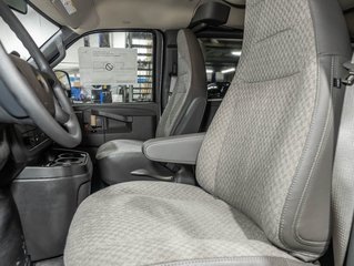 2025 Chevrolet Express Passenger in St-Jérôme, Quebec - 10 - w320h240px