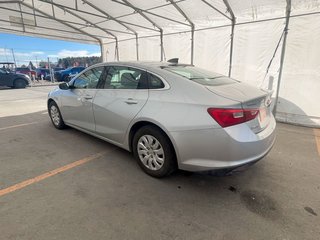 2016 Chevrolet Malibu in St-Jérôme, Quebec - 5 - w320h240px