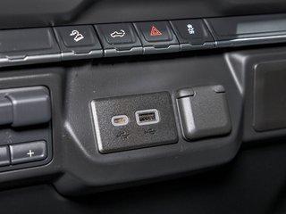 2021 Chevrolet Silverado 1500 in St-Jérôme, Quebec - 23 - w320h240px