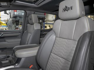 2025 Chevrolet Silverado 1500 in St-Jérôme, Quebec - 11 - w320h240px