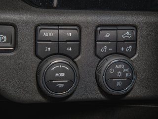 Chevrolet SILVERADO 2500 HD  2025 à St-Jérôme, Québec - 24 - w320h240px