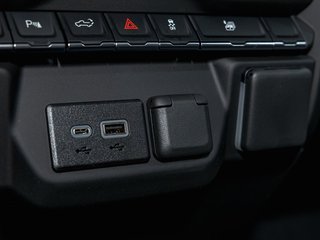 2026 Chevrolet Silverado 2500 HD in St-Jérôme, Quebec - 25 - w320h240px