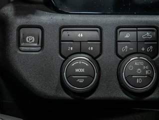 Chevrolet Silverado 2500 HD  2026 à St-Jérôme, Québec - 24 - w320h240px