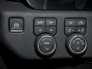 2026 Chevrolet Silverado 2500 HD in St-Jérôme, Quebec - 24 - w320h240px