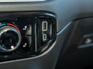 Chevrolet Silverado 2500 HD  2026 à St-Jérôme, Québec - 27 - w320h240px