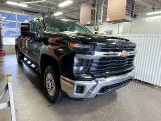 Chevrolet Silverado 2500HD  2024 à St-Jérôme, Québec - 9 - w320h240px