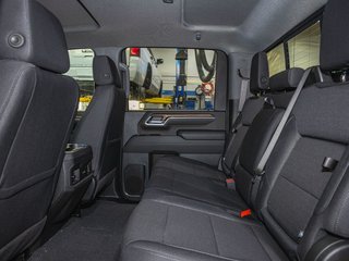 Chevrolet SILVERADO 2500 HD  2025 à St-Jérôme, Québec - 31 - w320h240px
