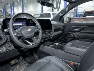 2025 Chevrolet Silverado EV in St-Jérôme, Quebec - 12 - w320h240px
