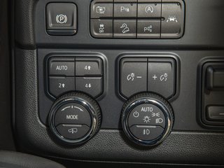 Chevrolet Suburban  2025 à St-Jérôme, Québec - 24 - w320h240px