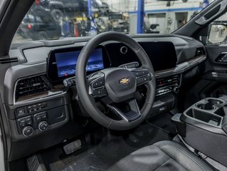Chevrolet Suburban  2025 à St-Jérôme, Québec - 12 - w320h240px