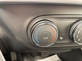 Chevrolet Trax  2024 à St-Jérôme, Québec - 16 - w320h240px