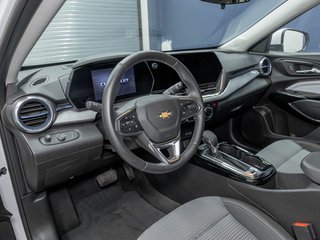 Chevrolet Trax  2025 à St-Jérôme, Québec - 2 - w320h240px