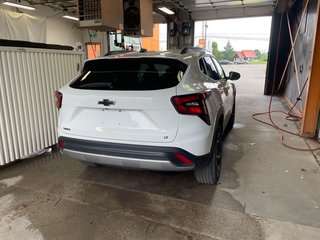 Chevrolet Trax  2025 à St-Jérôme, Québec - 8 - w320h240px
