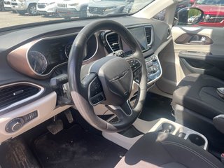 Chrysler Grand Caravan  2024 à St-Jérôme, Québec - 3 - w320h240px