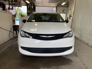 2024 Chrysler Grand Caravan in St-Jérôme, Quebec - 4 - w320h240px