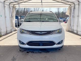 2018 Chrysler Pacifica Hybrid in St-Jérôme, Quebec - 5 - w320h240px