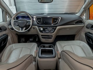 Chrysler Pacifica Hybrid  2018 à St-Jérôme, Québec - 11 - w320h240px