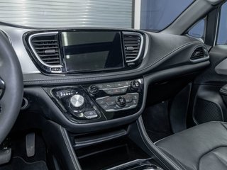 Chrysler Pacifica Hybrid  2024 à St-Jérôme, Québec - 20 - w320h240px