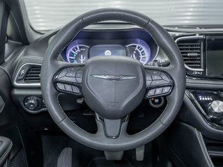 Chrysler Pacifica Hybrid  2024 à St-Jérôme, Québec - 15 - w320h240px