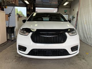 Chrysler Pacifica Hybrid  2024 à St-Jérôme, Québec - 6 - w320h240px