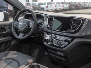 2023 Chrysler Pacifica in St-Jérôme, Quebec - 27 - w320h240px