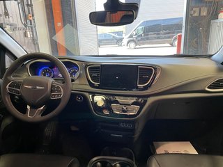 2025 Chrysler Pacifica in St-Jérôme, Quebec - 10 - w320h240px