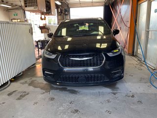 2025 Chrysler Pacifica in St-Jérôme, Quebec - 4 - w320h240px