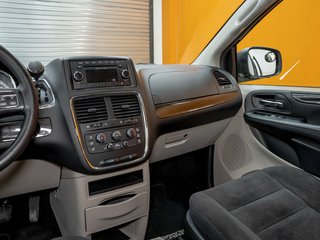 2017 Dodge Grand Caravan in St-Jérôme, Quebec - 16 - w320h240px