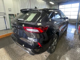 2023 Ford Escape Hybrid in St-Jérôme, Quebec - 8 - w320h240px