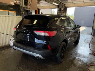 Ford Escape  2020 à St-Jérôme, Québec - 9 - w320h240px