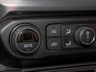 GMC Acadia  2023 à St-Jérôme, Québec - 23 - w320h240px