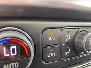 2023 GMC Acadia in St-Jérôme, Quebec - 18 - w320h240px