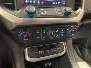 GMC Acadia  2023 à St-Jérôme, Québec - 14 - w320h240px