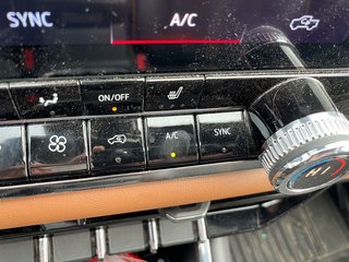 2023 GMC Canyon in St-Jérôme, Quebec - 17 - w320h240px