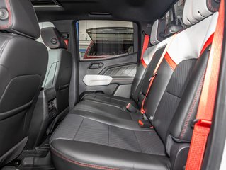2025 GMC Canyon in St-Jérôme, Quebec - 34 - w320h240px