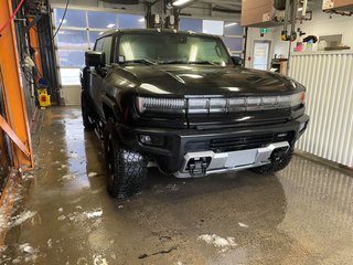 GMC HUMMER EV Pickup  2024 à St-Jérôme, Québec - 12 - w320h240px