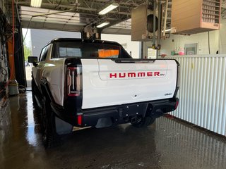GMC HUMMER EV Pickup  2024 à St-Jérôme, Québec - 8 - w320h240px