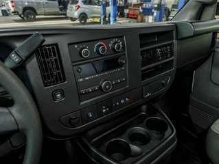 2025 GMC Savana Cutaway 3500 in St-Jérôme, Quebec - 17 - w320h240px