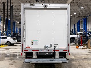 GMC Savana Cutaway 3500  2026 à St-Jérôme, Québec - 6 - w320h240px