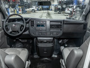 GMC Savana Cutaway 3500  2026 à St-Jérôme, Québec - 4 - w320h240px