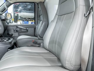 2026 GMC Savana Cutaway 3500 in St-Jérôme, Quebec - 10 - w320h240px