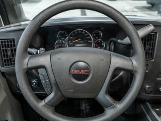 2026 GMC Savana Cutaway 3500 in St-Jérôme, Quebec - 11 - w320h240px