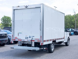 2026 GMC Savana Cutaway 3500 in St-Jérôme, Quebec - 8 - w320h240px