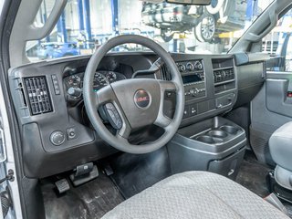 2026 GMC Savana Cutaway 3500 in St-Jérôme, Quebec - 12 - w320h240px